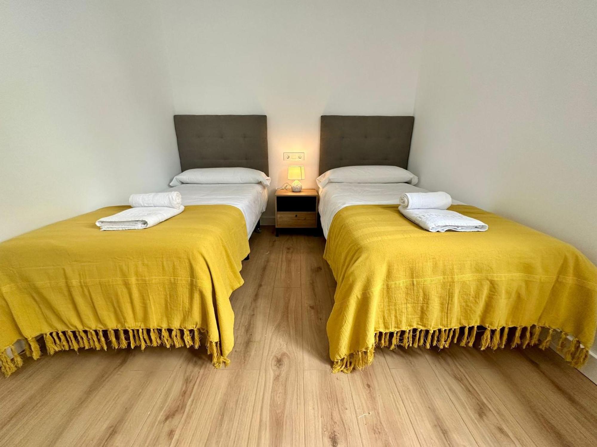 Apartamentos La Muralla Grupo Ac Gestion กาดิซ ภายนอก รูปภาพ