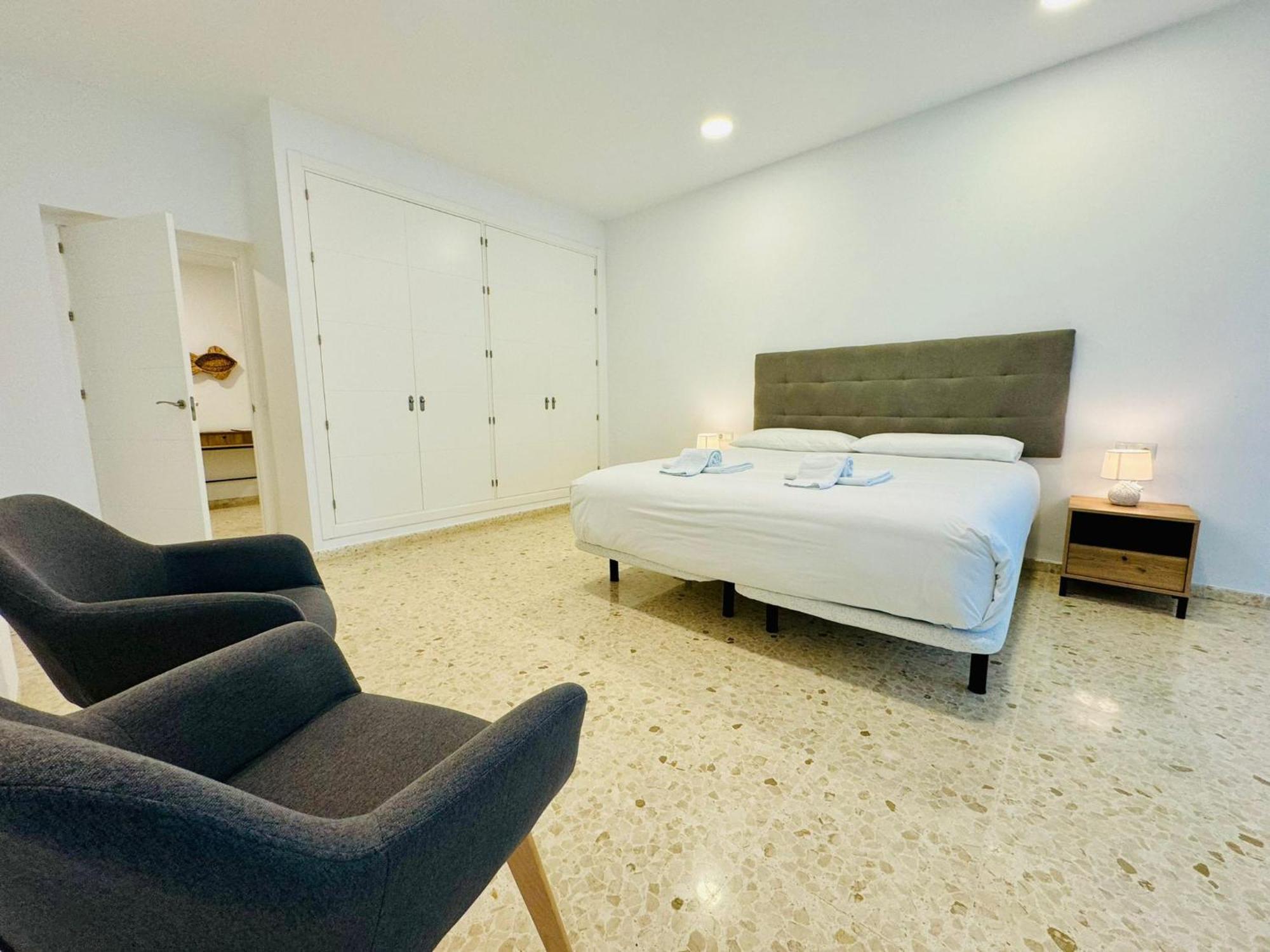 Apartamentos La Muralla Grupo Ac Gestion กาดิซ ภายนอก รูปภาพ
